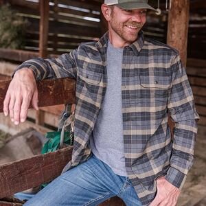 Poncho Outdoors Mens Midweight Performance Flannel Shirt The Teton Size XL
